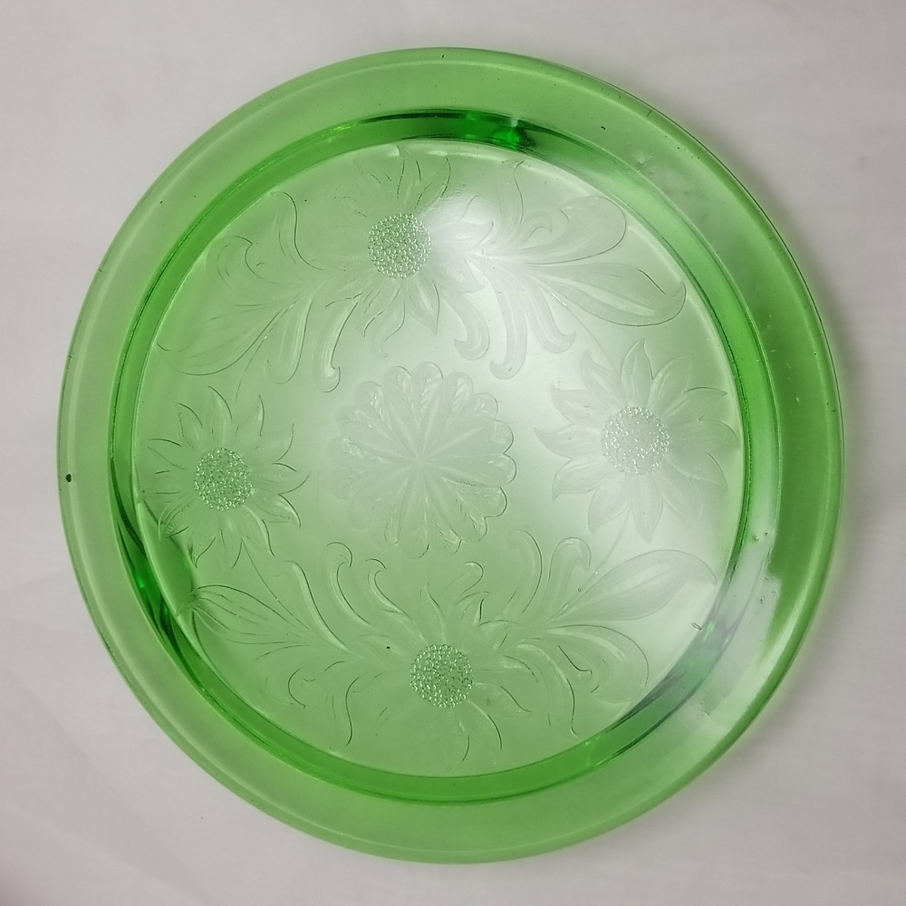 Depression Jeannette Sunflower Uranium Cake Plate - Picture 2 of 16